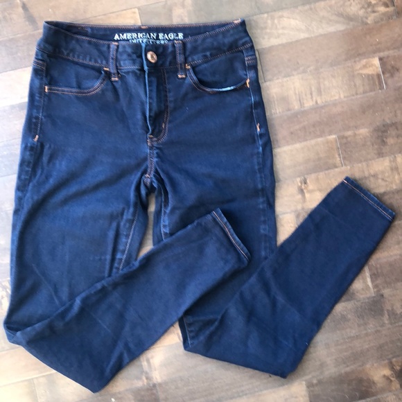 American Eagle Outfitters Dark Wash Hi-Rise Jegging Size 6 - Picture 3 of 8